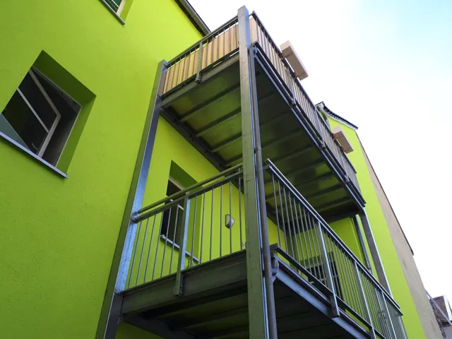 Balkonanlage an einem mehrgeschossigen Wohnhaus